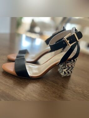 Capelli of New York Black Ankle-Strap Sandals with Geometric Block Heel